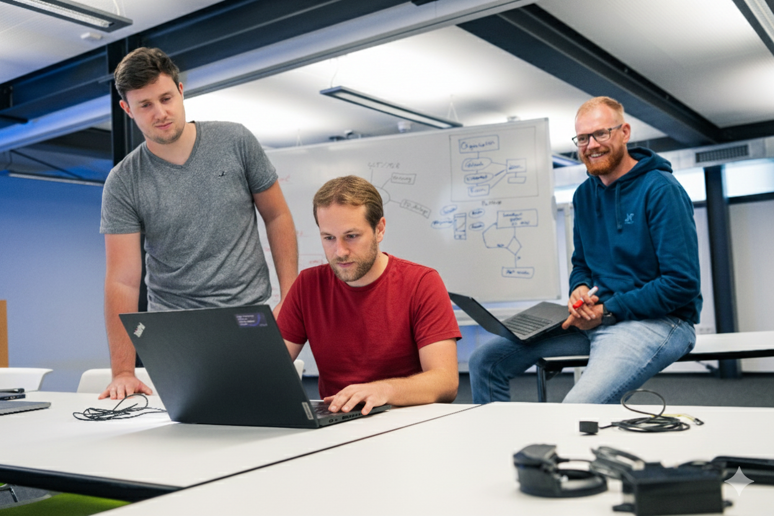 Felix Palm Stiwi, Daniel Franke und Dr. Sebastian Junghans, das Gründerteam von Implix