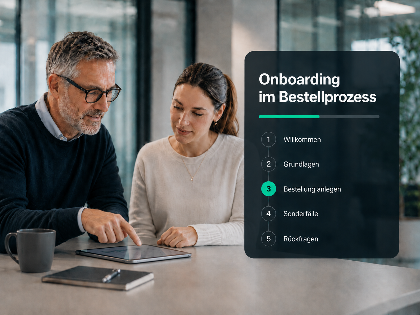 Mitarbeiterin und Kollege schauen gemeinsam auf ein Tablet; daneben eine Implix-Onboarding-Übersicht für den Bestellprozess mit fünf strukturierten Schritten